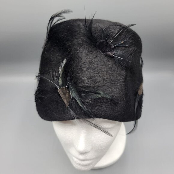 Vintage Black Feathered Cloche Fur Felt Hat By Brigitte Made In Italy - Picture 9 of 10